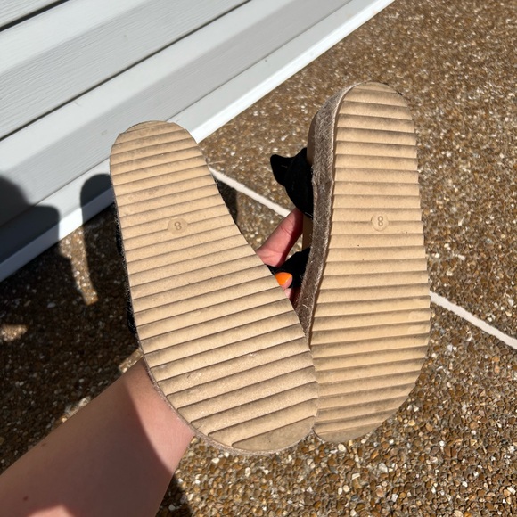 Universal Thread Sandals - Picture 3 of 3